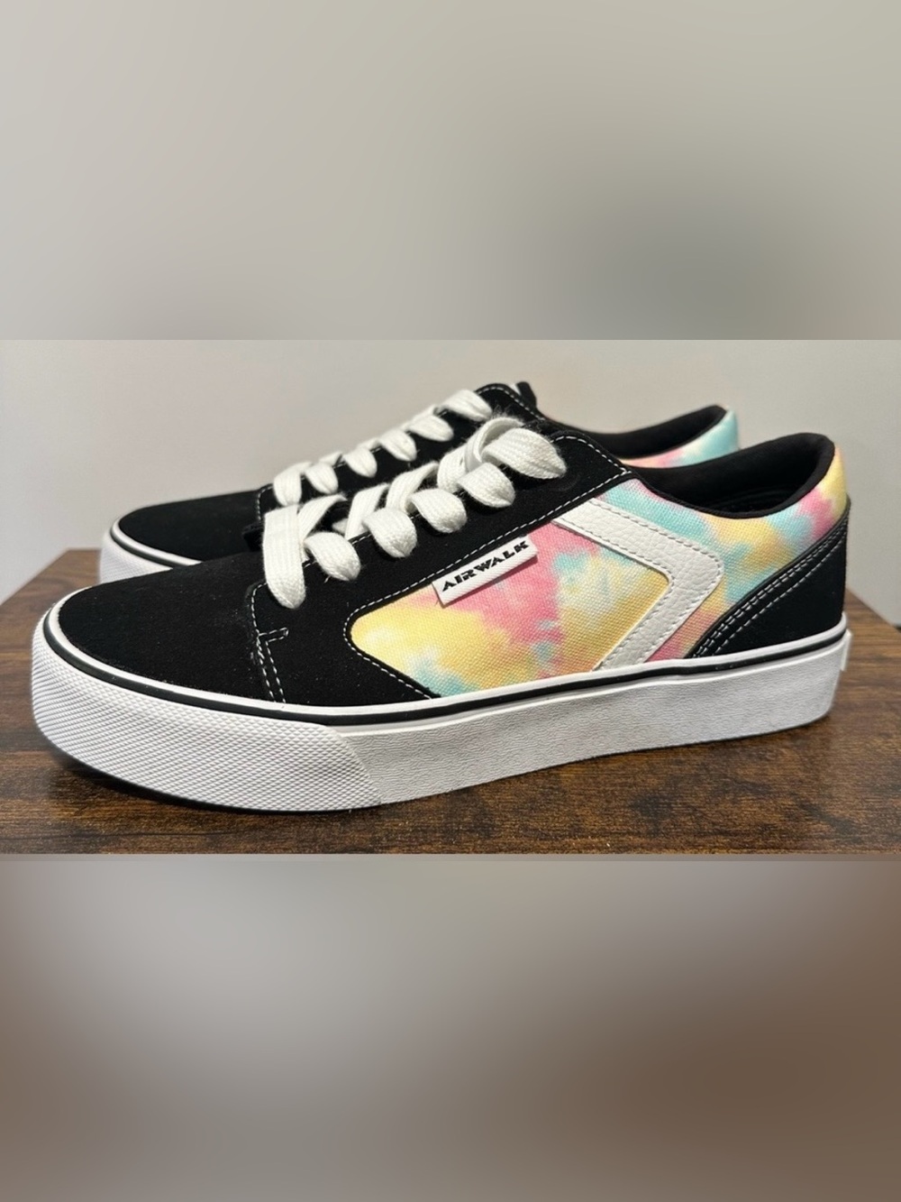 Airwalk Women’s Race2 Black Tie Dye Sneakers NWT Size 7.5
